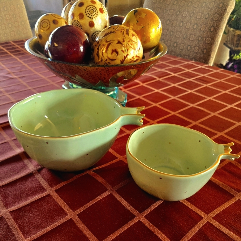 Fun and Functional - Set of 2 New Pomegranate-Shaped‎ Serving Bowls